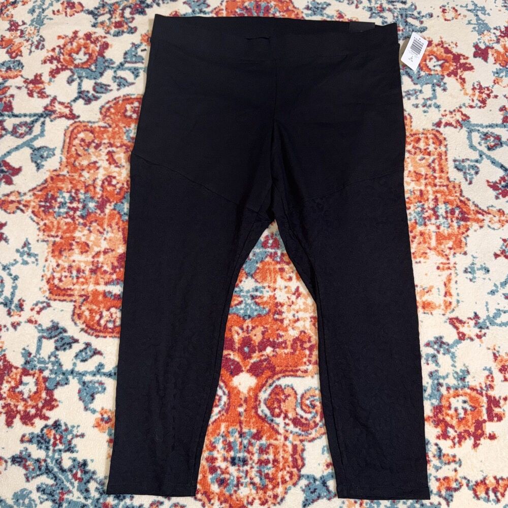 Torrid black leggings leapard print on lower half size 3xl